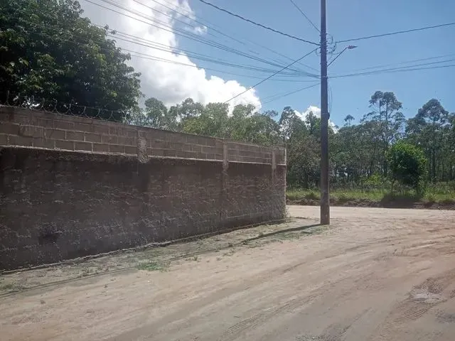 Imagem: Terreno com 626 M2, com Casa Piscina e Área