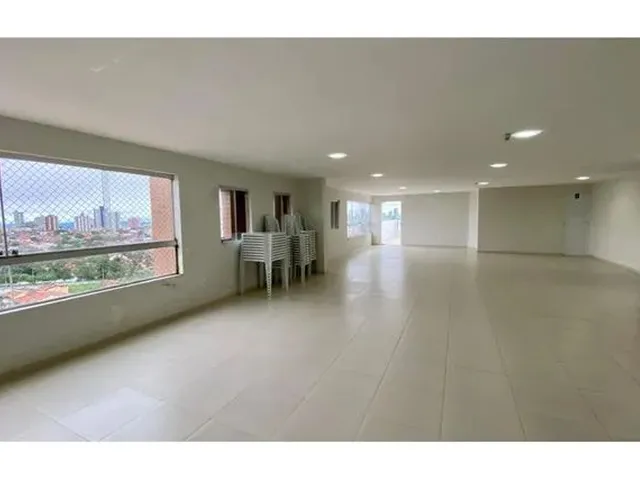 Imagem: O apartamento possui 2 Dormitórios, 1 Suíte, 2 Banheiros,