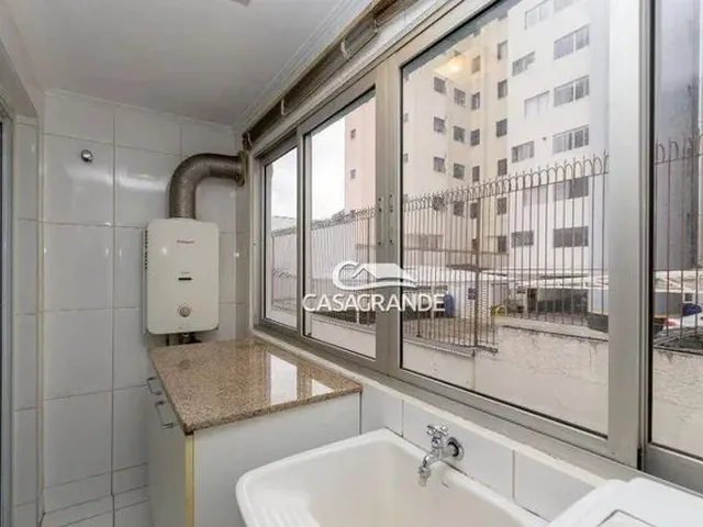 Imagem 4: Apartamento com 2 Dormitórios À Venda, 70 M² por R$ 350.000,00 - Cabral - Curitiba/Pr