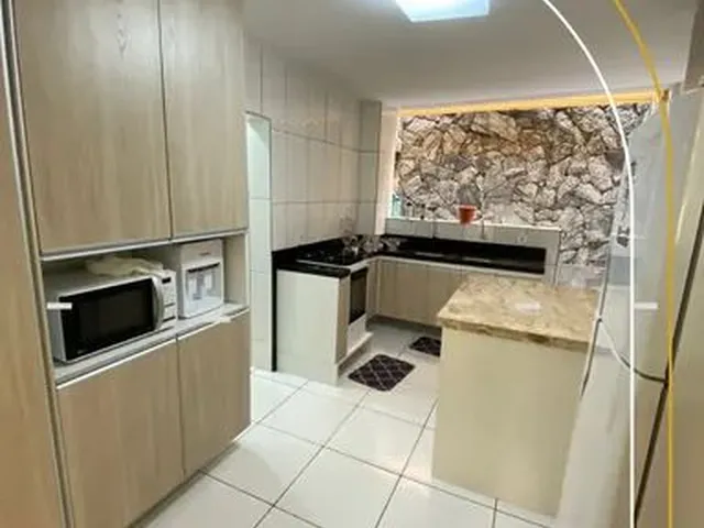 Imagem 9: Casa com 1° Andar e 4 Quartos na Gruta de Lourdes