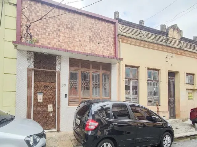 Imagem 1: Casa na Cidade Velha com 04 Quartos Sendo 02 Suites