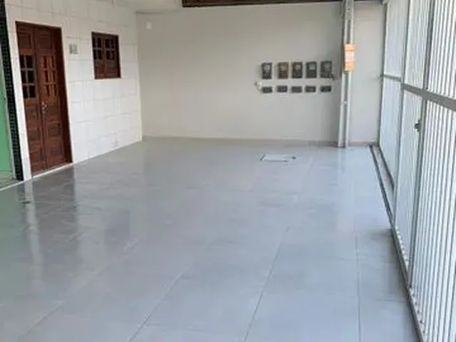 Imagem: O apartamento possui 2 Dormitórios, 1 Banheiro, 1 Vaga na