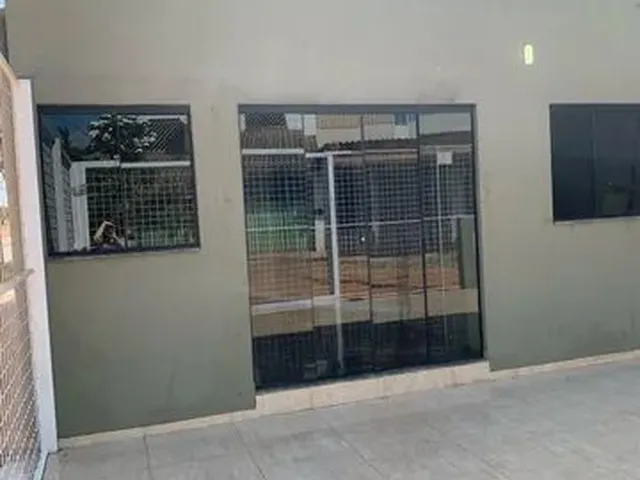 Imagem: A casa possui 2 Dormitórios, 1 Banheiro, 1 Vaga na