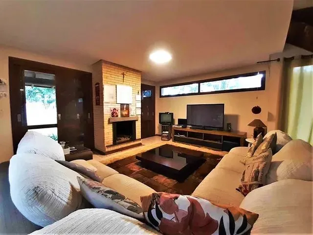 Imagem: Porto Alegre - Casa Padrão - Partenon
