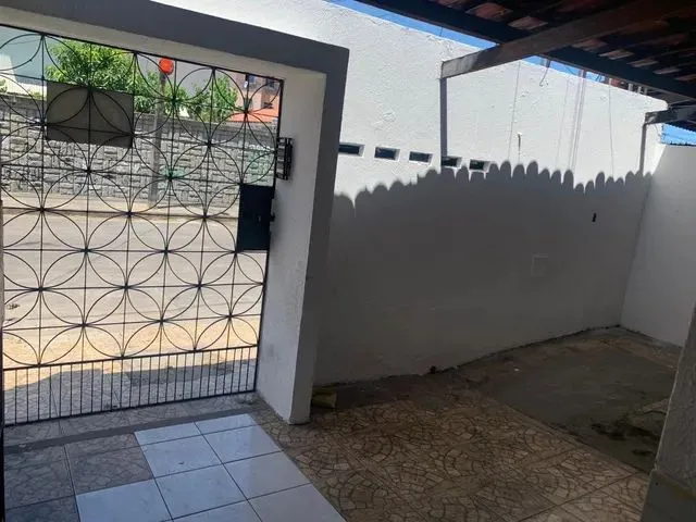 Imagem 1: Kitnet/Conjugado para Aluguel com 10 Metros Quadrados com 1 Quarto em Montese - Fortaleza