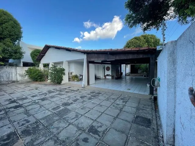 Imagem: Casa 3 Suítes - Zona Leste / São Cristóvão