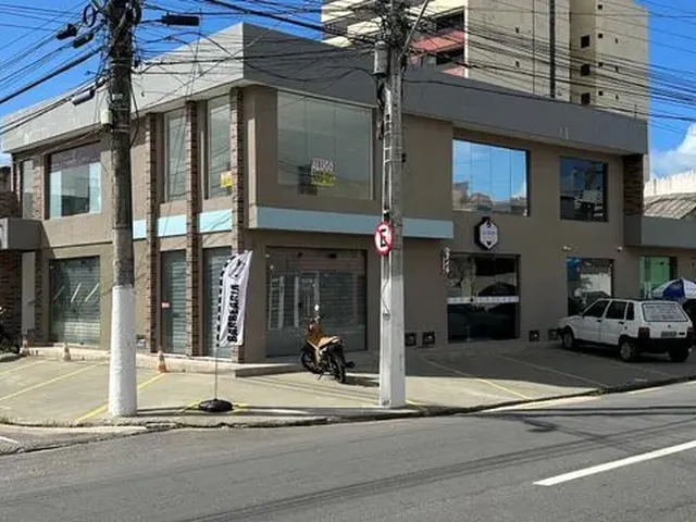 Imagem: Loja / Sala em Galeria Comercial de Esquina
