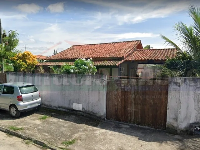 Imagem: A casa possui 2 Dormitórios, 1 Banheiro, 3 Vagas na