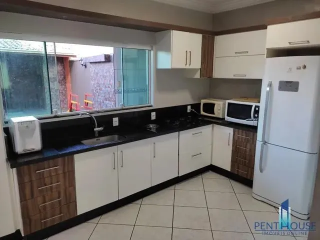 Imagem 4: Casa para Venda em Camboriú, Centro, 3 Dormitórios, 2 Suítes, 3 Banheiros, 2 Vagas