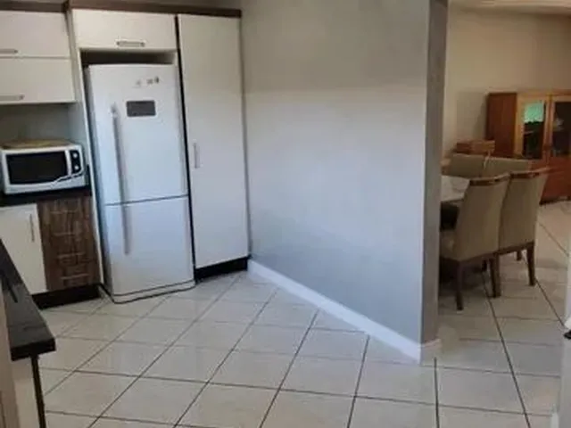 Imagem 6: Casa para Venda em Camboriú, Centro, 3 Dormitórios, 2 Suítes, 3 Banheiros, 2 Vagas
