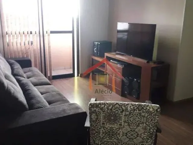 Imagem: O apartamento possui 2 Dormitórios, 1 Suíte, 2 Banheiros,