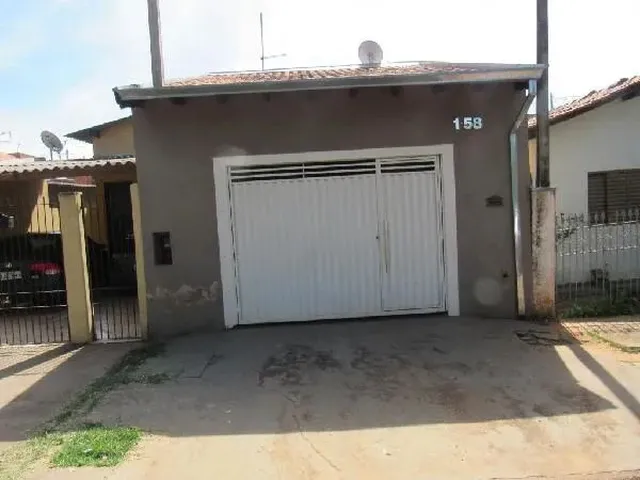 Imagem: A casa possui 2 Dormitórios, 1 Banheiro, 1 Vaga na