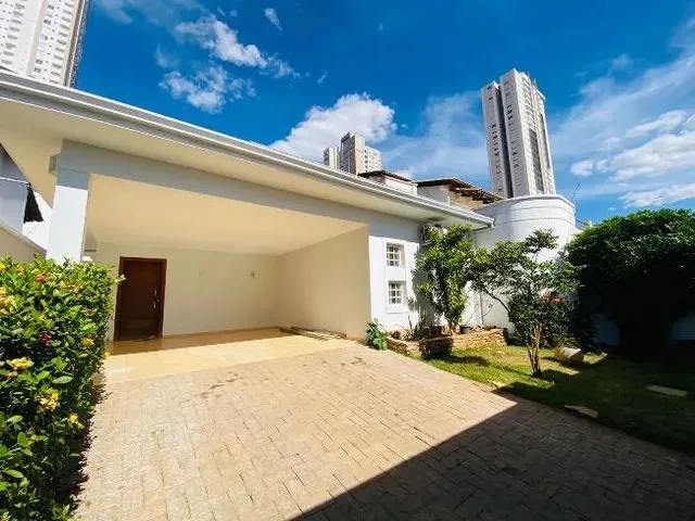 Imagem: A casa possui 4 Dormitórios, 3 Suítes, 4 Banheiros, 4