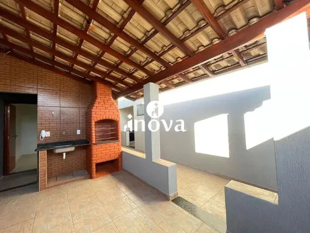 Imagem 1: Casa para Aluguel, 3 Quartos, 1 Suíte, 3 Vagas, Nenê Gomes, Jardim - Uberaba/Mg