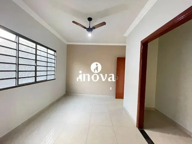 Imagem 8: Casa para Aluguel, 3 Quartos, 1 Suíte, 3 Vagas, Nenê Gomes, Jardim - Uberaba/Mg