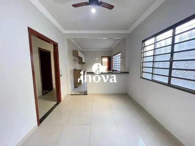 Imagem 6: Casa para Aluguel, 3 Quartos, 1 Suíte, 3 Vagas, Nenê Gomes, Jardim - Uberaba/Mg