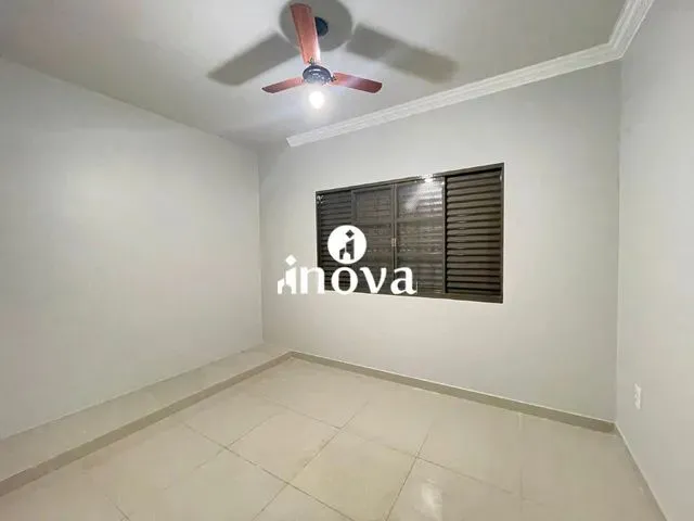 Imagem 5: Casa para Aluguel, 3 Quartos, 1 Suíte, 3 Vagas, Nenê Gomes, Jardim - Uberaba/Mg