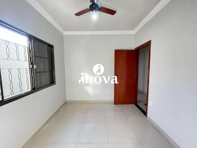 Imagem 9: Casa para Aluguel, 3 Quartos, 1 Suíte, 3 Vagas, Nenê Gomes, Jardim - Uberaba/Mg