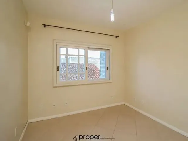 Imagem 2: Casa com 3 Dormitórios para Alugar, 180 M² por R$ 3.735,74/Mês - Centro - Pelotas/Rs