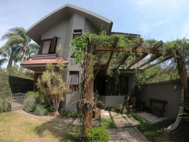 Imagem: Casa com 4 Dormitórios À Venda, 303 M²