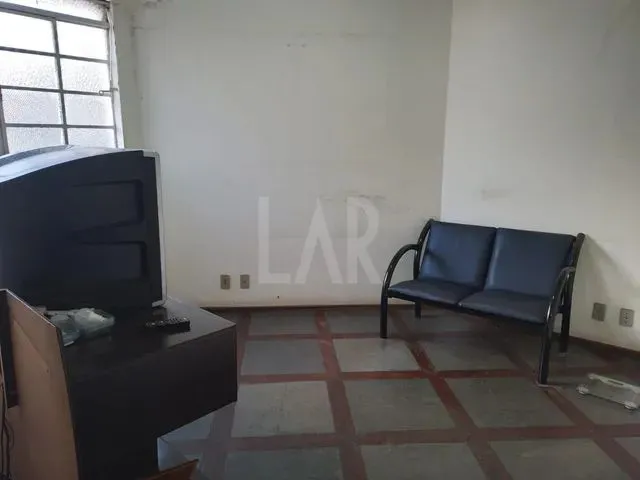 Imagem: Casa À Venda, 5 Quartos, 2 Suítes, Lourdes