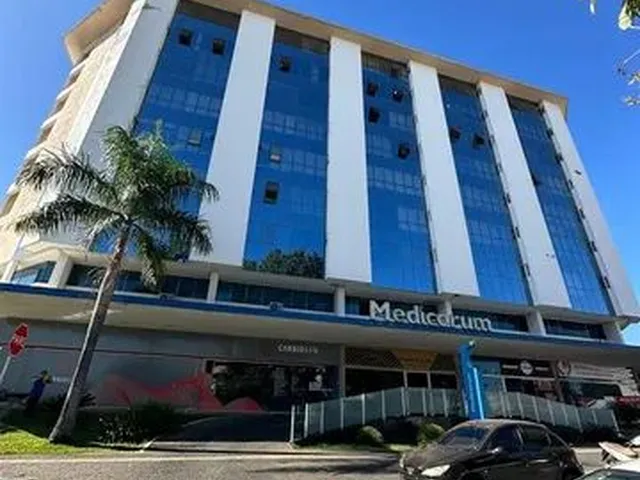Imagem 2: Sala Comercial de 25 Metros no Medicorum, com Vista para Praça da Rua 148 e Cidade De