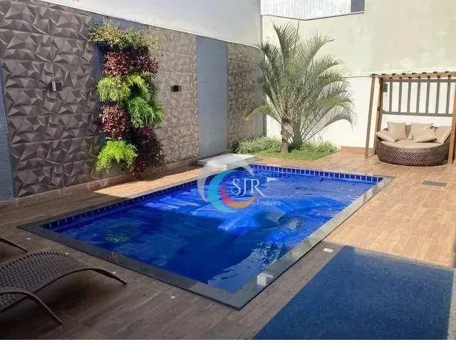 Imagem: Casa com 3 Dormitórios À Venda, 243 M²