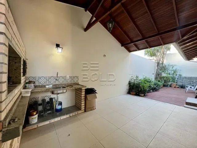 Imagem 8: Casa 4 Dormitórios em Coqueiros
