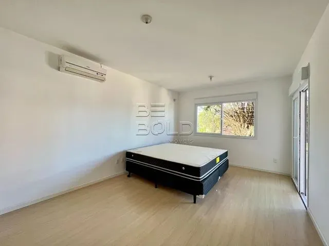 Imagem 5: Casa 4 Dormitórios em Coqueiros