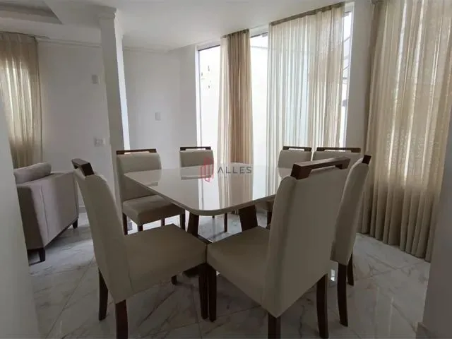 Imagem: Aluga-Se Anual Casa no Centro de Balneário