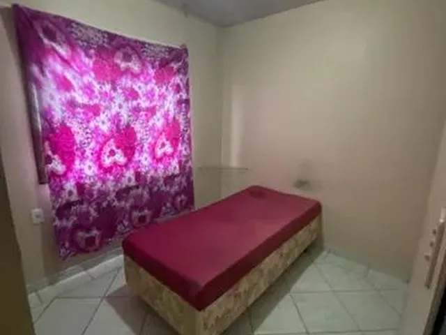 Imagem: Alugo Quarto para Homens!