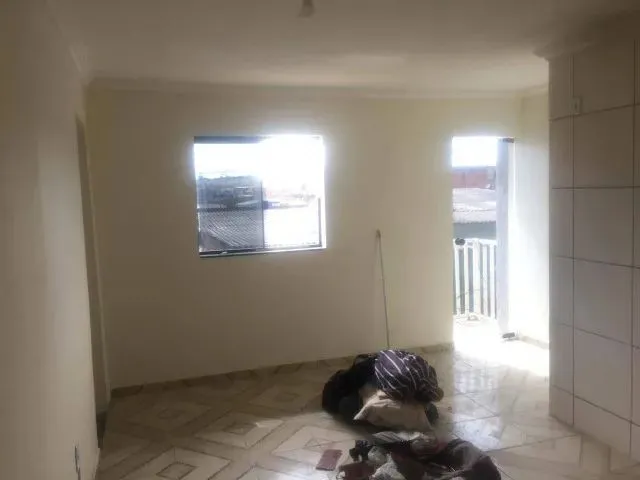 Imagem 2: Alugo Kitnet para Mulher com Sacada