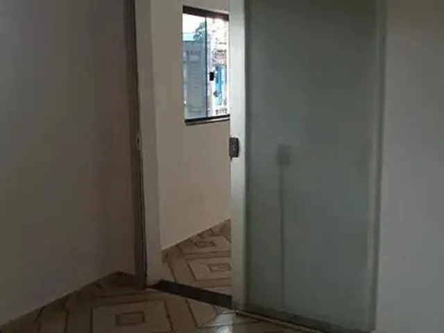 Imagem 3: Alugo Kitnet para Mulher com Sacada