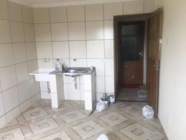 Imagem 4: Alugo Kitnet para Mulher com Sacada