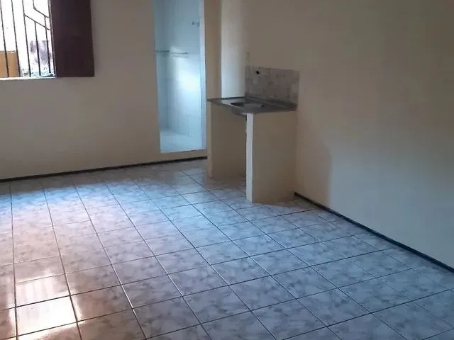 Imagem 4: Alugo Um Kitnete no Bairro Montese com Um Preço Especial