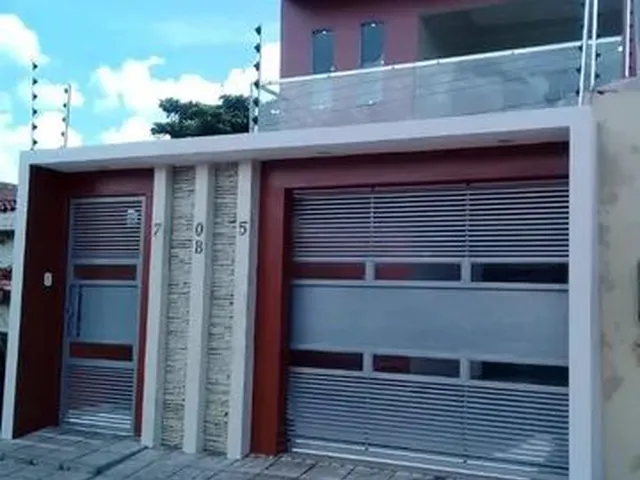 Imagem: A casa possui 3 Dormitórios, 3 Suítes, 4 Banheiros, 2