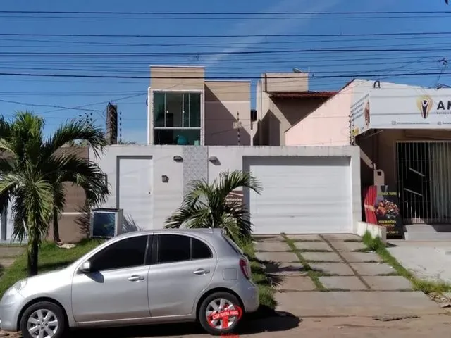 Imagem: A casa possui 3 Dormitórios, 1 Banheiro, 3 Vagas na