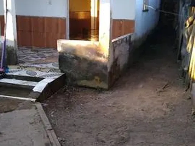 Imagem: A casa possui 2 Dormitórios, 1 Banheiro e está localizado