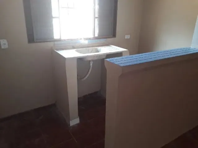 Imagem 4: Alugo - Kit Net Casa com 1 dormitório