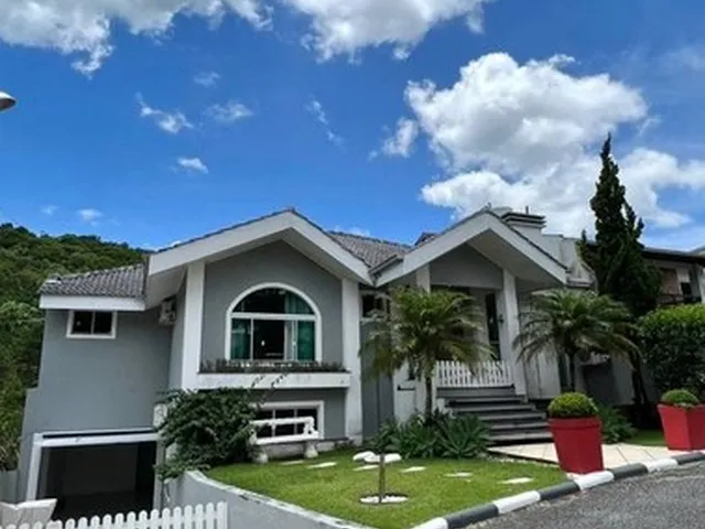 Imagem: Locação Anual - Casa Mobiliada com 5 Dormitórios