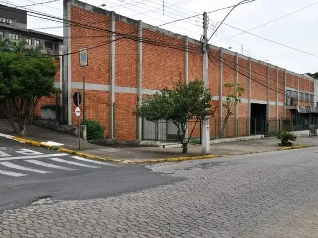 Imagem: Prédio Comercial com 2000M² para Locação