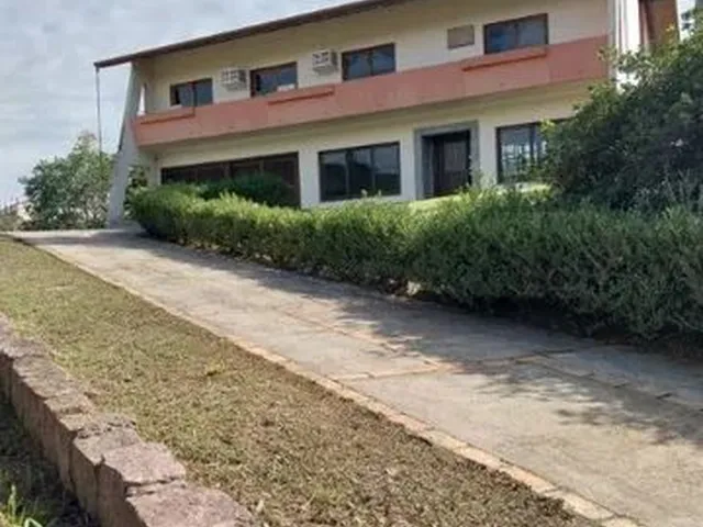 Imagem: Linda Casa de Alvenaria no Centro da Cidade