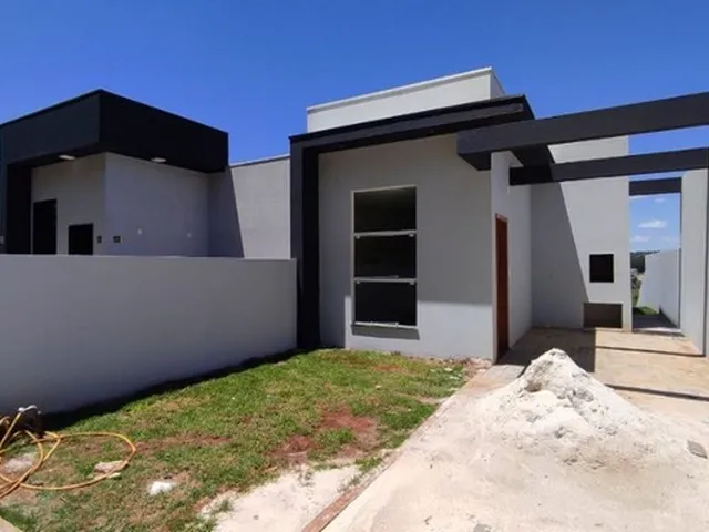Imagem: A casa possui 2 Dormitórios, 1 Banheiro, 2 Vagas na