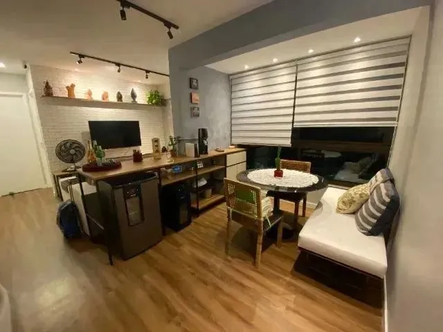 Imagem: O apartamento possui 2 Dormitórios, 1 Suíte, 2 Banheiros,