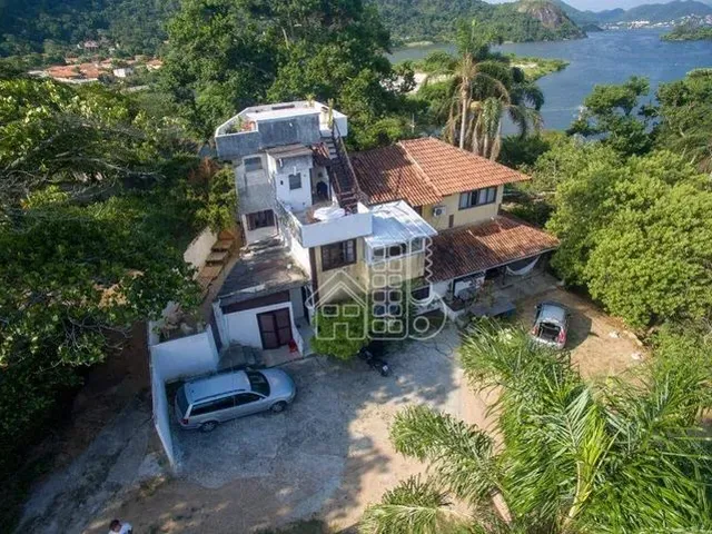 Imagem 11: Casa com 9 Dormitórios À Venda, 1300 M² por R$ 2.190.000,00 - Piratininga - Niterói/Rj