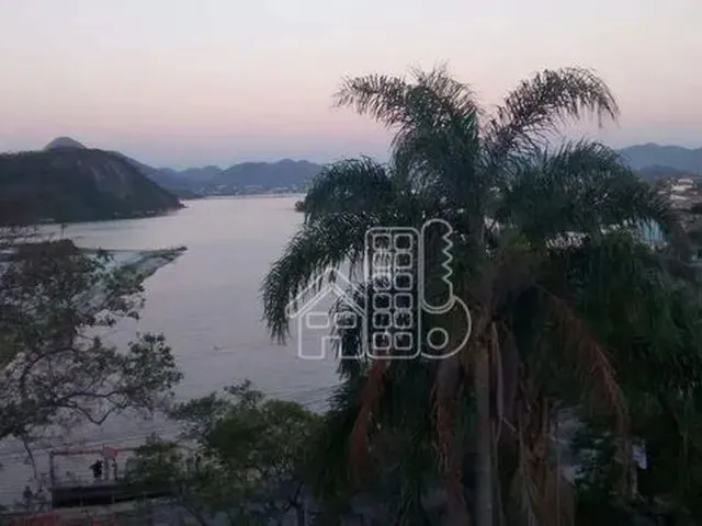 Imagem 3: Casa com 9 Dormitórios À Venda, 1300 M² por R$ 2.190.000,00 - Piratininga - Niterói/Rj