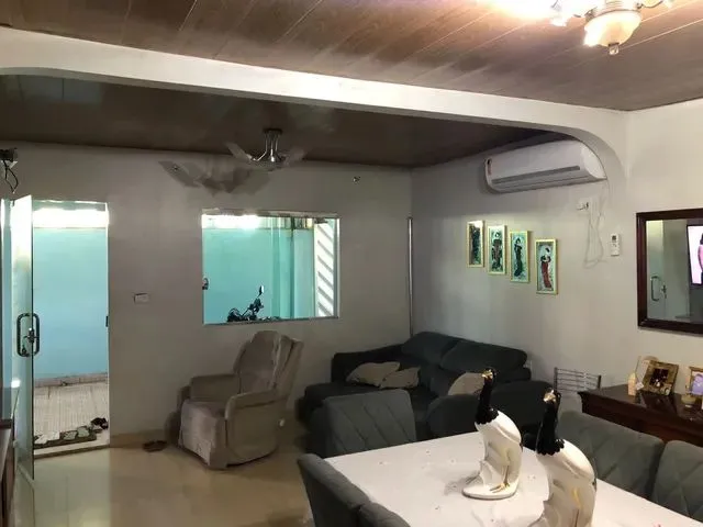 Imagem: Vendo Casa/Piscina/Studio Independente