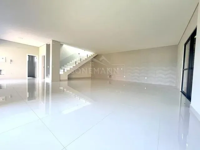 Imagem 5: Casa 330 Metros Quadrados com 4 Quartos
