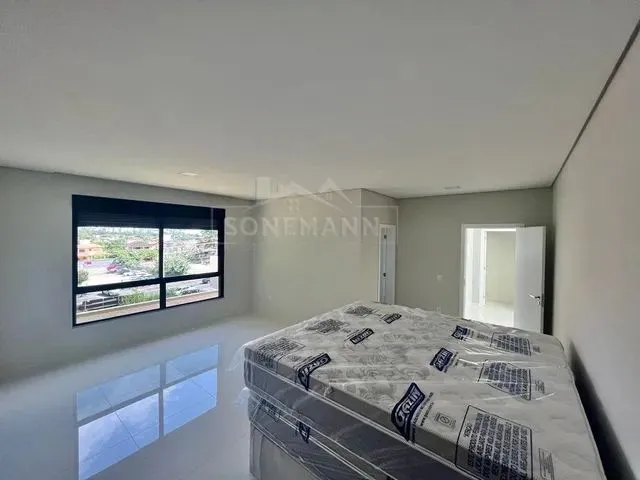 Imagem 2: Casa 330 Metros Quadrados com 4 Quartos
