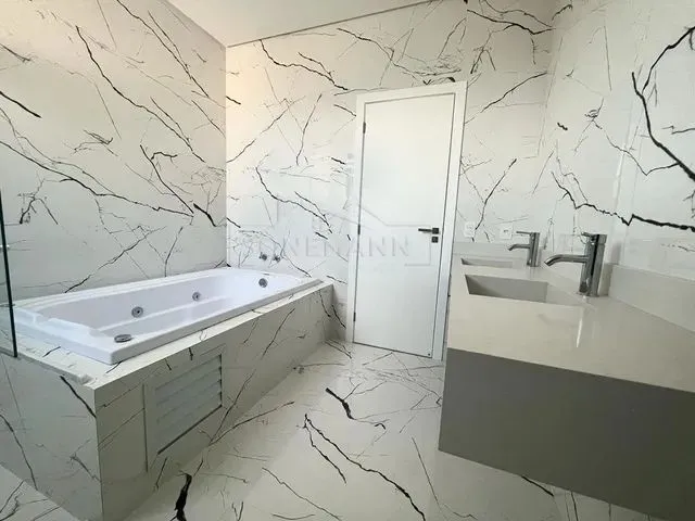 Imagem 14: Casa 330 Metros Quadrados com 4 Quartos